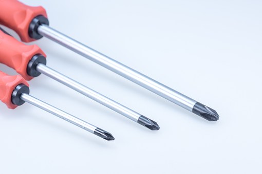 woodworking tools screwdriver different sizes for screws
